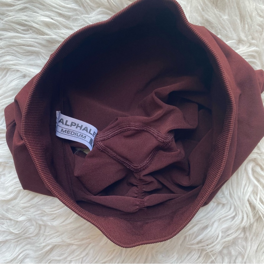 Alphalete Amplify Short 4.5” Women’s Size Medium Sangria - Picture 11 of 12